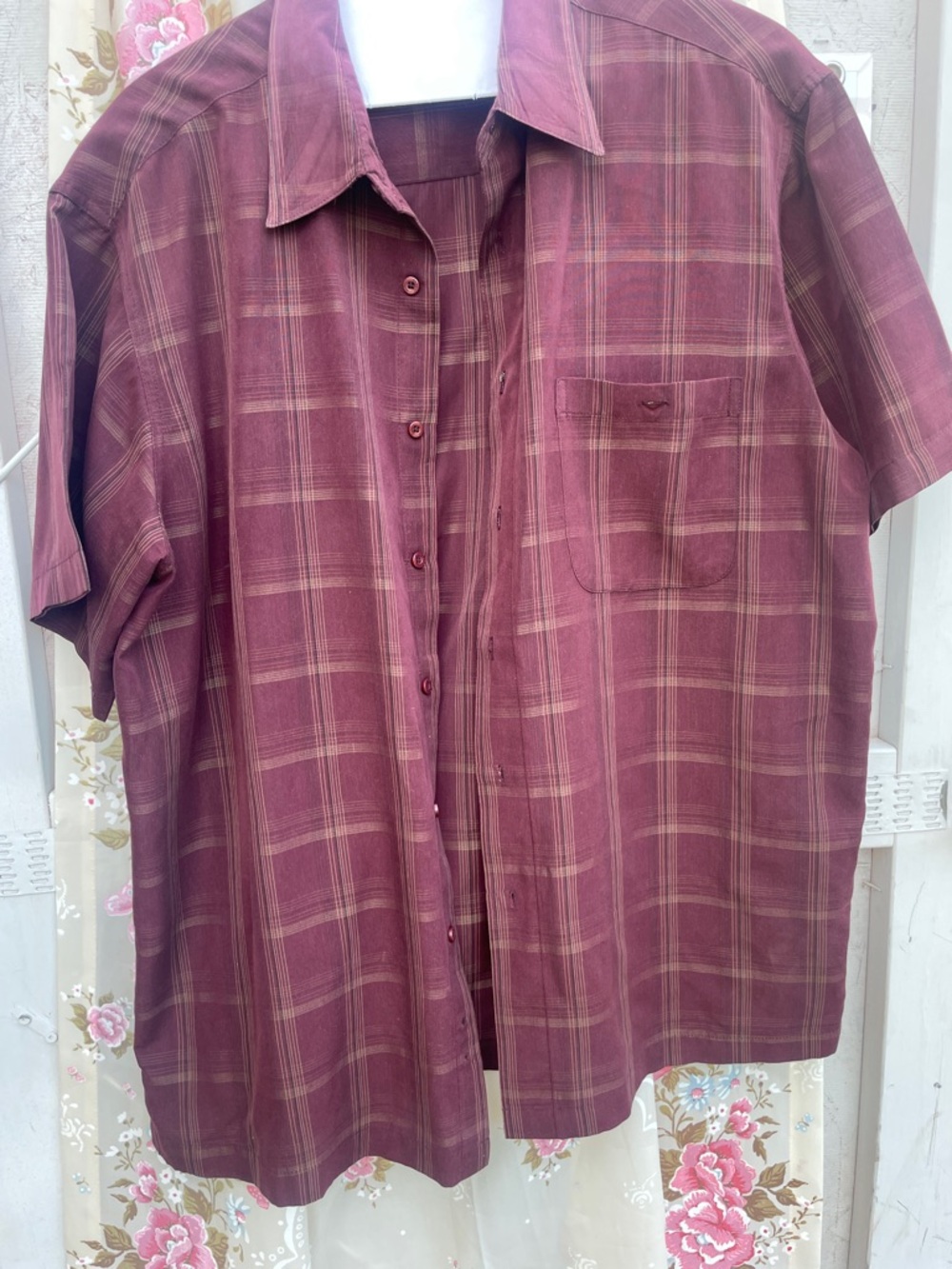 Haggar Men's Short-Sleeve Plaid Button-Down Shirt in Burgundy